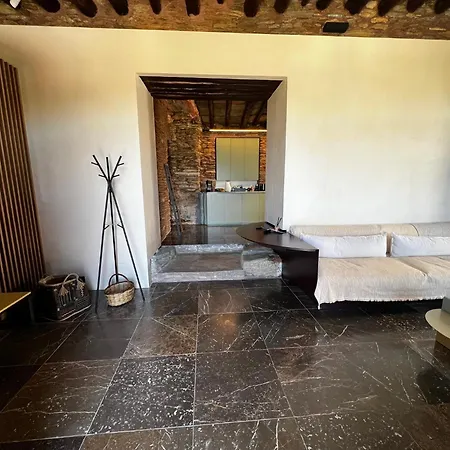 Touchstone House Vila *