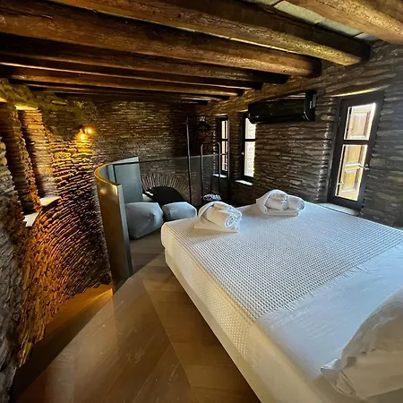 Touchstone House Vila